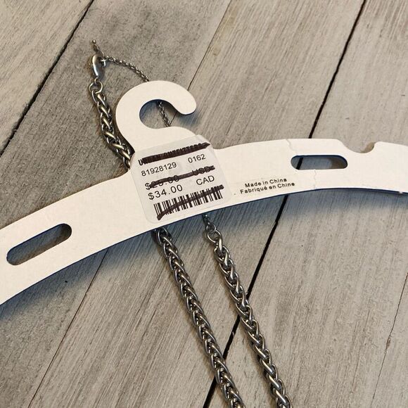 NWT Urban Outfitters Silver Chain Shiny Cross Pendant Statement Necklace - Picture 4 of 7